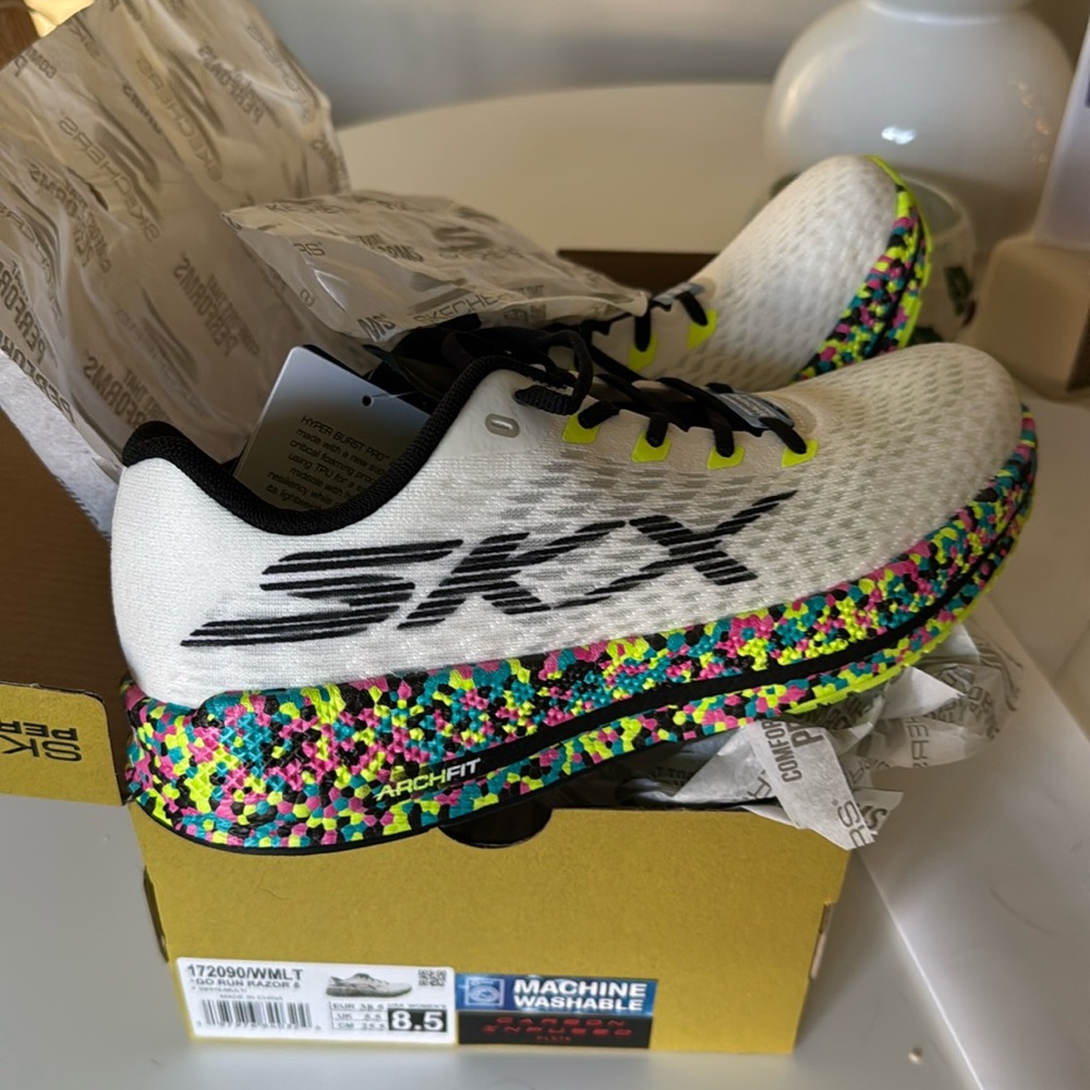 Skechers Go Run Razor 5